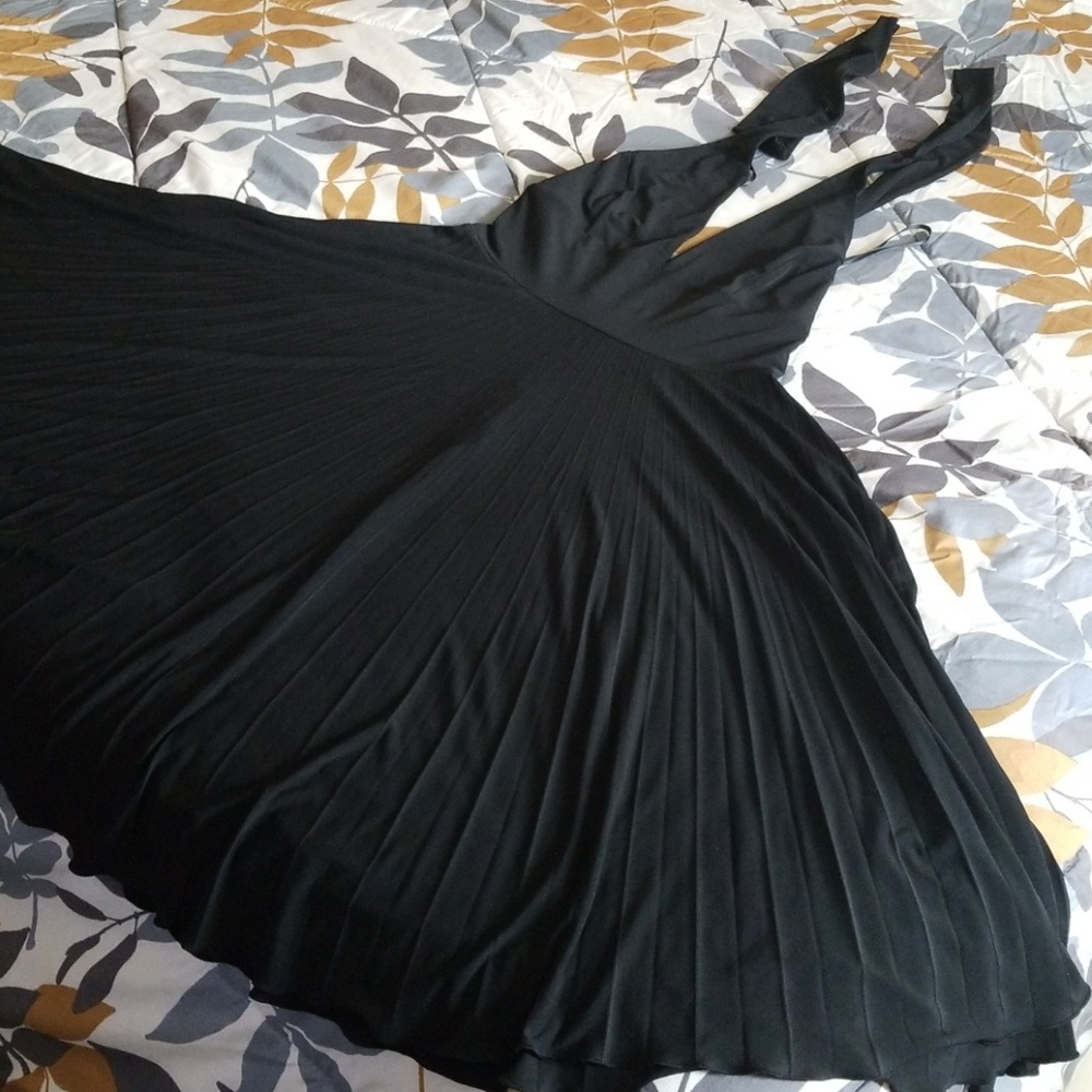 Max black dress